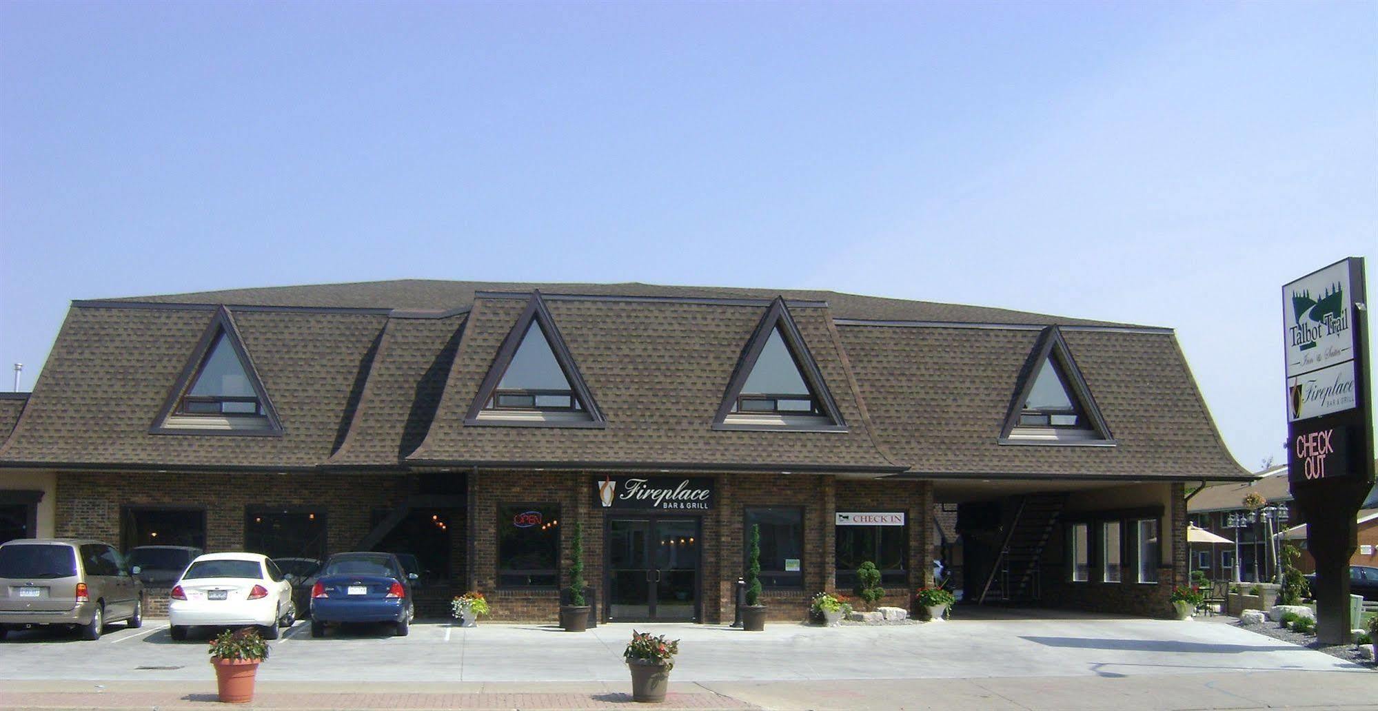 Talbot Trail Inn & Suites Leamington Extérieur photo