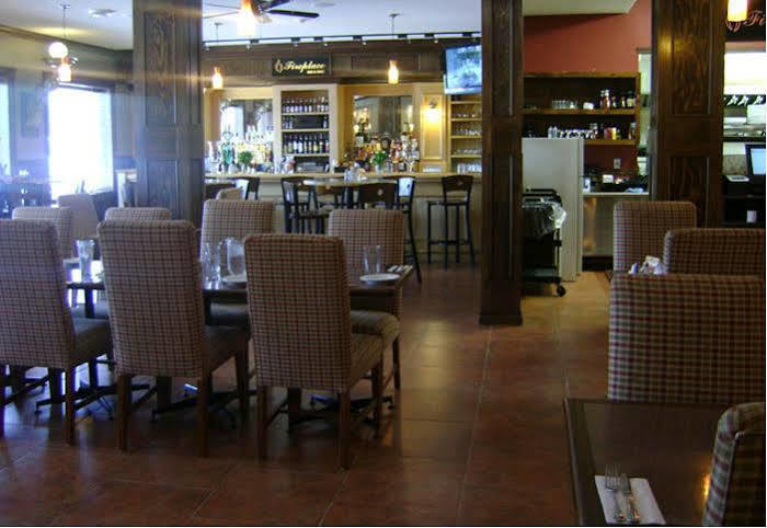 Talbot Trail Inn & Suites Leamington Extérieur photo