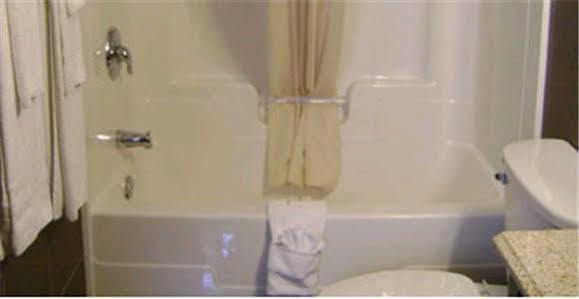 Talbot Trail Inn & Suites Leamington Extérieur photo