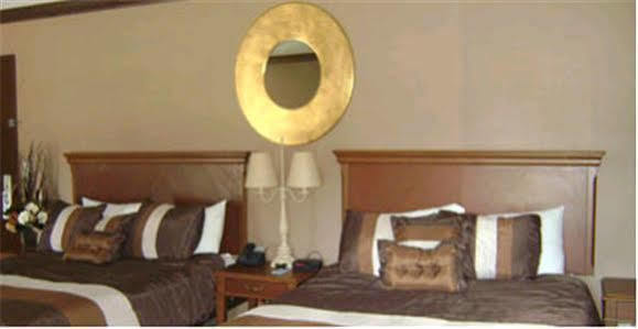 Talbot Trail Inn & Suites Leamington Extérieur photo
